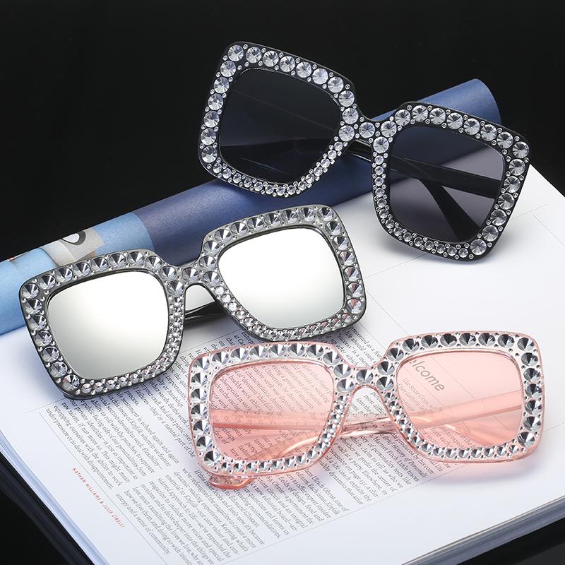 Big Frame Sqaure Glasses Ladies Diamond Crystal Pink Sunglasses For Women Italy Brand Designer Eyewear Shades
Big Frame Sqaure Glasses Ladies Diamond Crystal Pink Sunglasses For Women Italy Brand Designer Eyewear Shades