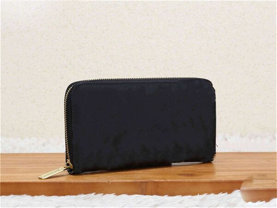2020 top quality women man original luxury real leather multicolor short wallet Card holder classic zipper pocket Victorine designer wallet
2020 top quality women man original luxury real leather multicolor short wallet Card holder classic zipper pocket Victorine designer wallet