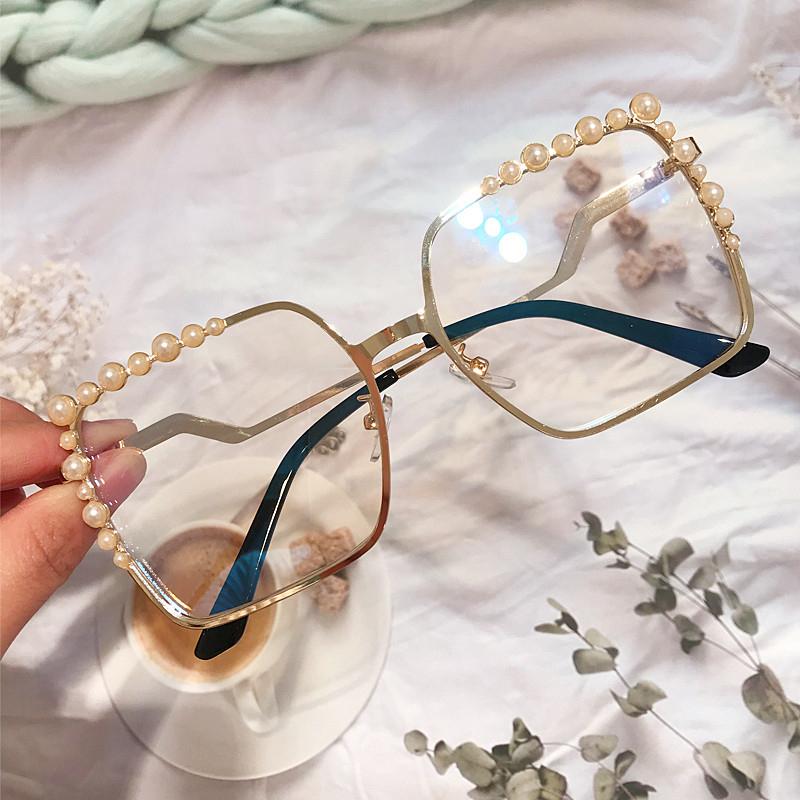New Luxury White Pearl Clear Lens Glasses For Women Vintage Elegant Alloy Square Sun Glasses Female Oversized Uv400 Shades Pink
New Luxury White Pearl Clear Lens Glasses For Women Vintage Elegant Alloy Square Sun Glasses Female Oversized Uv400 Shades Pink