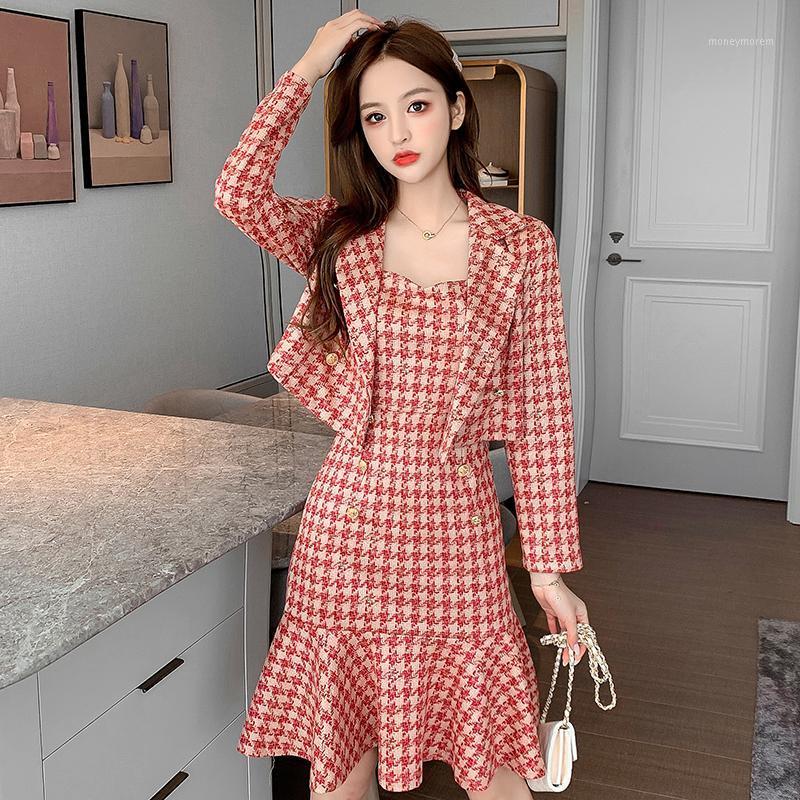 Women' Autumn Fashion Imitation Deerskin Welvet Check Sling Fish Tail Dress + Jacket Suit Red Khaki Two-Piece Sets1
Women' Autumn Fashion Imitation Deerskin Welvet Check Sling Fish Tail Dress + Jacket Suit Red Khaki Two-Piece Sets1