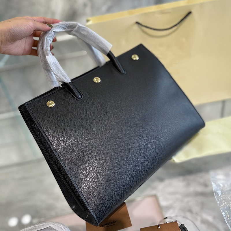 Title Designer Handbags,totes, Evening Bags women totes high quality leather size 30 * 21cm,Wallets, Customize
Title Designer Handbags,totes, Evening Bags women totes high quality leather size 30 * 21cm,Wallets, Customize