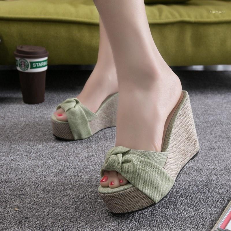 2020 summer new wedge heel Roman style flower sandals high heel waterproof platform daily beach sandals women1, Black
2020 summer new wedge heel Roman style flower sandals high heel waterproof platform daily beach sandals women1, Black