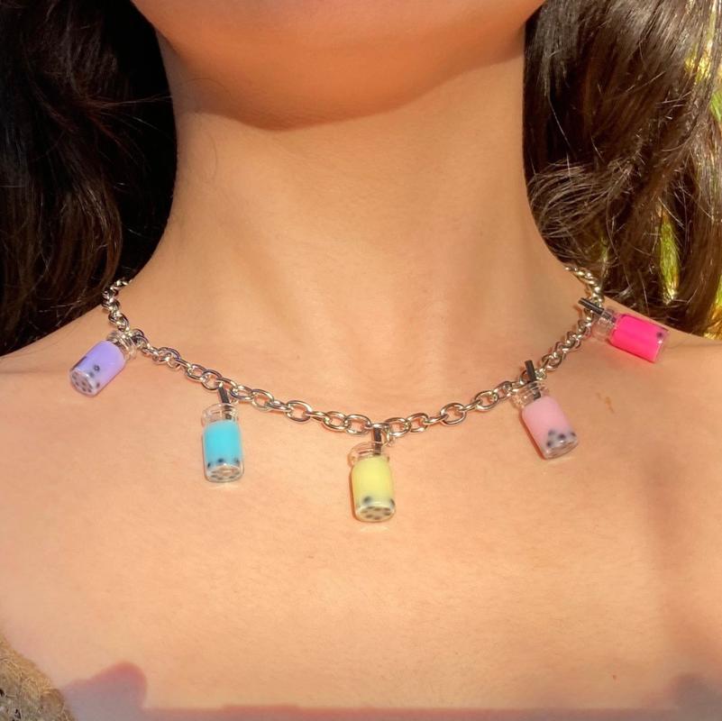 Vintage Cute Colrful Drink Milk Drop Pendant Candy Choker Necklace for Women Punk Harajuku Hip Hop Baroque Choker 2020
Vintage Cute Colrful Drink Milk Drop Pendant Candy Choker Necklace for Women Punk Harajuku Hip Hop Baroque Choker 2020