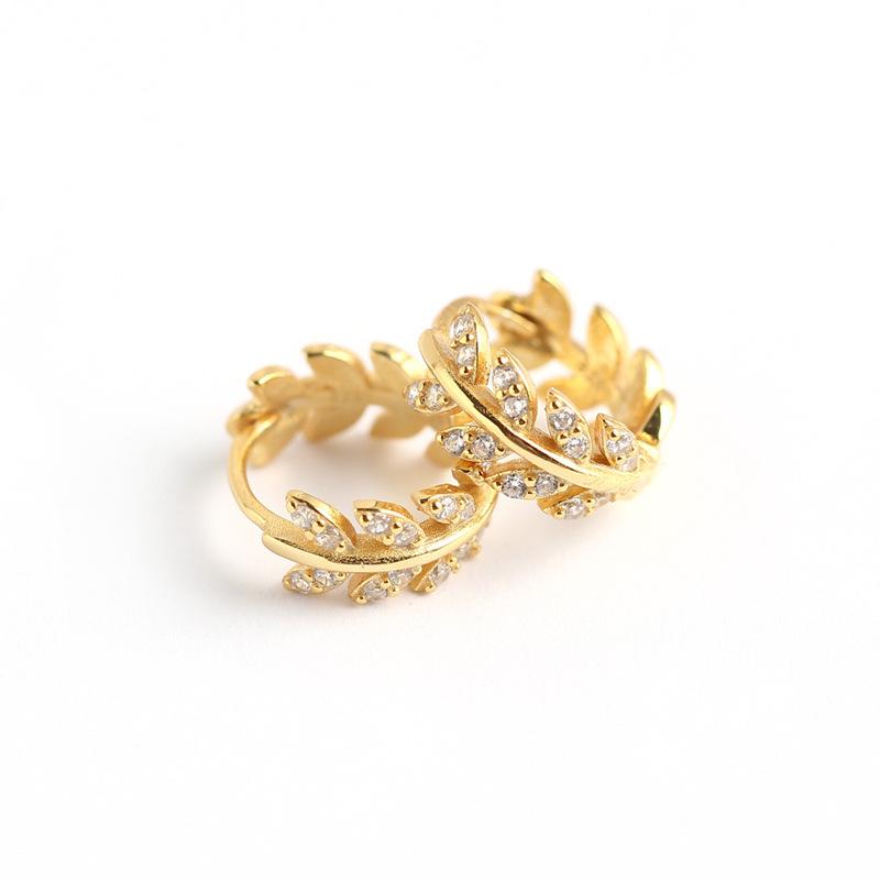 Real 925 Sterling Silver Zircon Round Leaves Hoop Huggies Earrings For Fashion Women Hiphop Fine Jewelry 18k Gold Accessories
Real 925 Sterling Silver Zircon Round Leaves Hoop Huggies Earrings For Fashion Women Hiphop Fine Jewelry 18k Gold Accessories