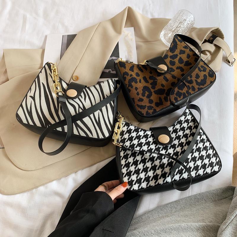 Pu Women Bags Leopard Pattern Crossbody Bag Baguette Handbag Shoulder Messenger Chain Lock Small Square Bag Wholesale
Pu Women Bags Leopard Pattern Crossbody Bag Baguette Handbag Shoulder Messenger Chain Lock Small Square Bag Wholesale