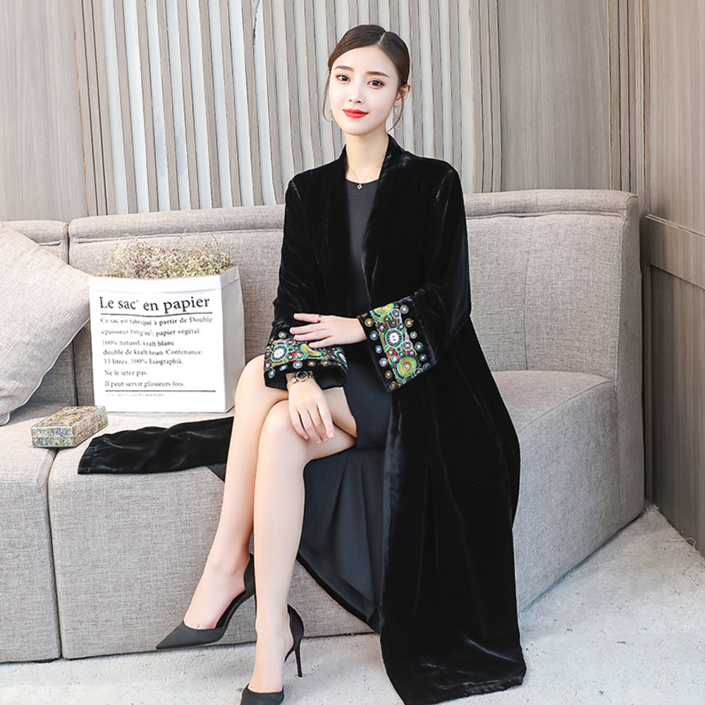 Sleeve exquisite Embroidery Vintage Velvet Kimono Trench New women V neck Mid Long Windbreaker Coat Outerwear, Black
Sleeve exquisite Embroidery Vintage Velvet Kimono Trench New women V neck Mid Long Windbreaker Coat Outerwear, Black