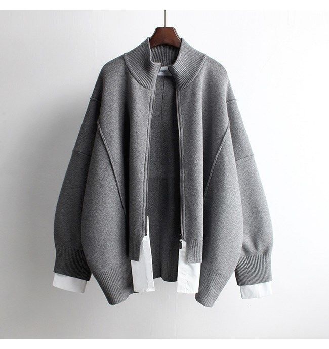 2021 Zipper Sweater Coat Autumn Winter New Causal Knitwear Long Sleeve Style Fake Two Pieces Knitted Jacket Patchwork Cvm2
2021 Zipper Sweater Coat Autumn Winter New Causal Knitwear Long Sleeve Style Fake Two Pieces Knitted Jacket Patchwork Cvm2