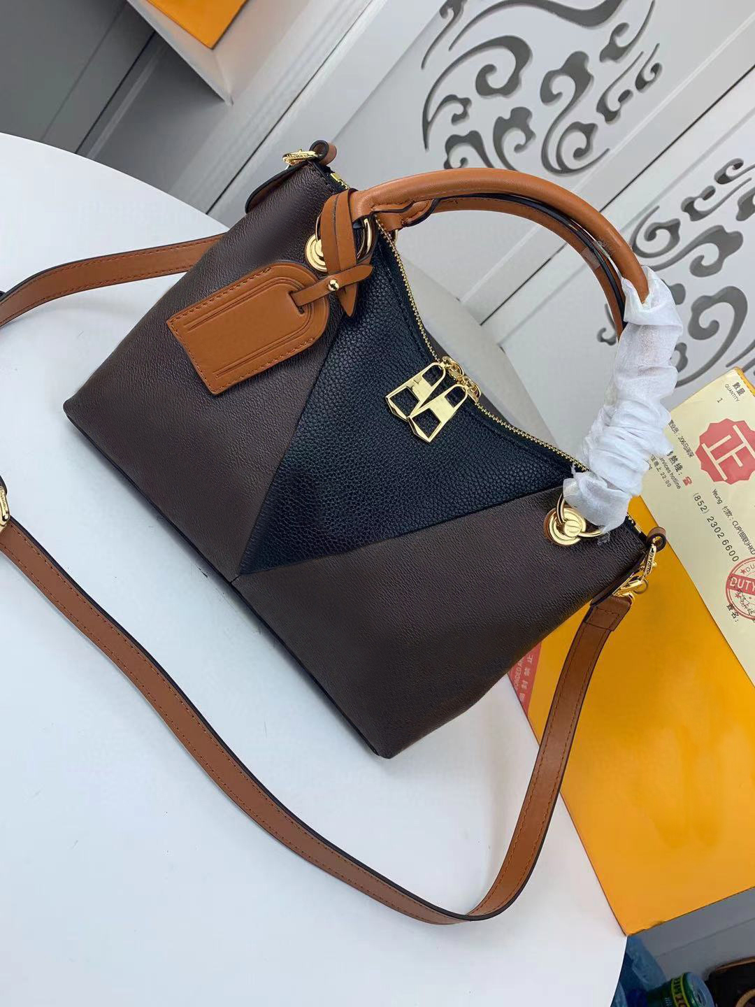 Classic 2021 New High Quality Shoulder Bags Totes Bag Womens Handbags Women Handbag Crossbody Bag Purses Leather Clutch Crossbody Fashion, L3
Classic 2021 New High Quality Shoulder Bags Totes Bag Womens Handbags Women Handbag Crossbody Bag Purses Leather Clutch Crossbody Fashion, L3