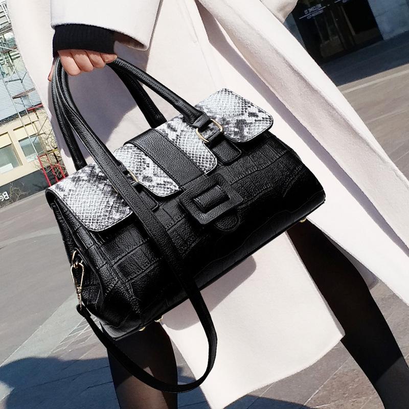 satchels Genuine Leather Handbags 2021 New One-shoulder Handbag Fashion Crocodile Pattern Crossbody All-match Large-capacity Bag, Black
satchels Genuine Leather Handbags 2021 New One-shoulder Handbag Fashion Crocodile Pattern Crossbody All-match Large-capacity Bag, Black