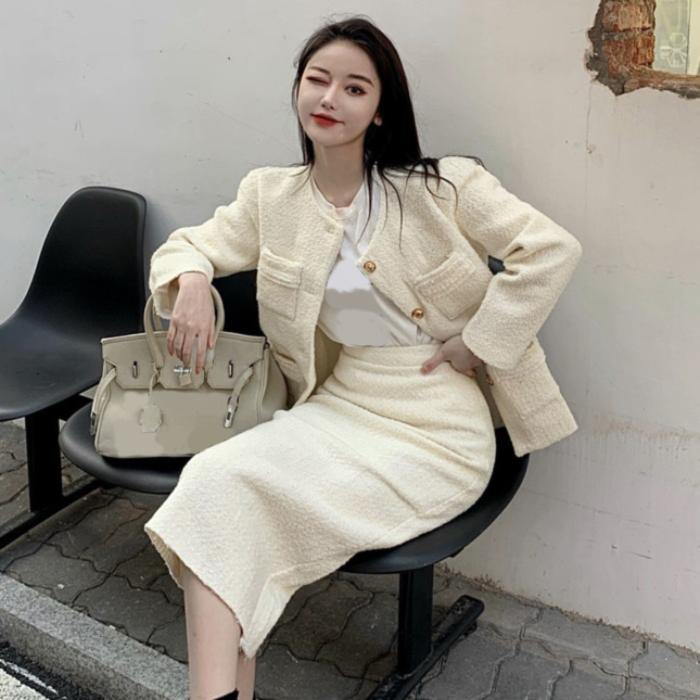 2020 Winter New Korean Loose Style Tweed Coat + High Waist Slim Skirt Fashion Two Piece Suit, Black
2020 Winter New Korean Loose Style Tweed Coat + High Waist Slim Skirt Fashion Two Piece Suit, Black