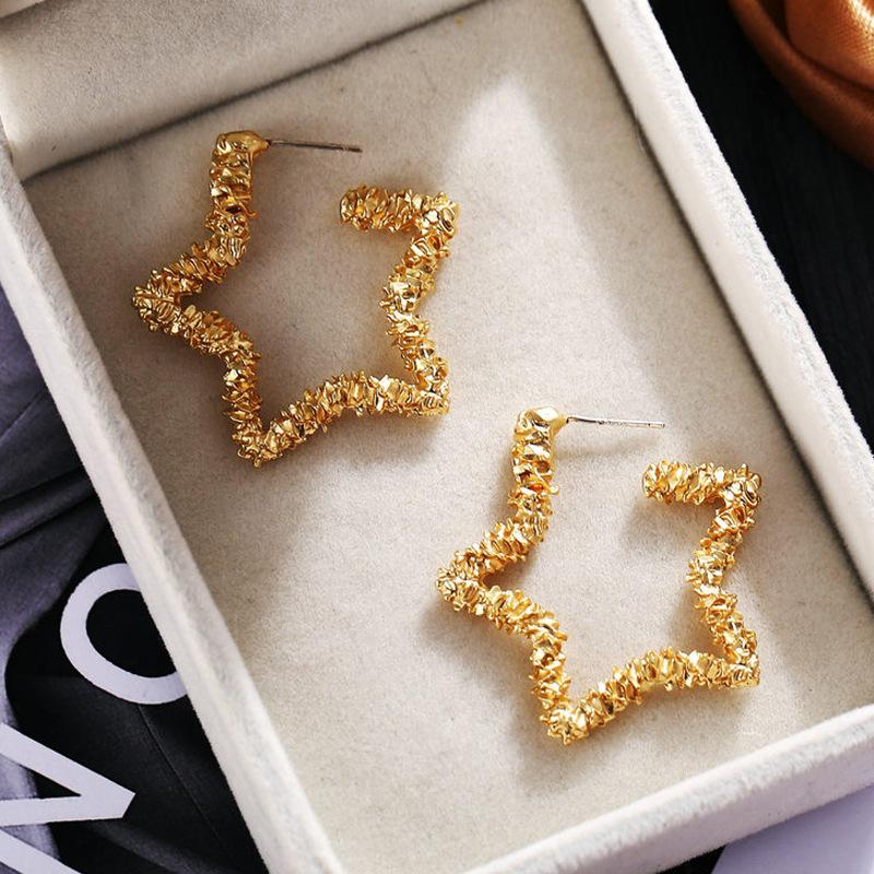 Stud LIMARIO 2021 Fashion Retro Women Girl Hollow Large Heart Star Shaped Hoop Pendant Earrings Europe Style Earring Jewelry
Stud LIMARIO 2021 Fashion Retro Women Girl Hollow Large Heart Star Shaped Hoop Pendant Earrings Europe Style Earring Jewelry