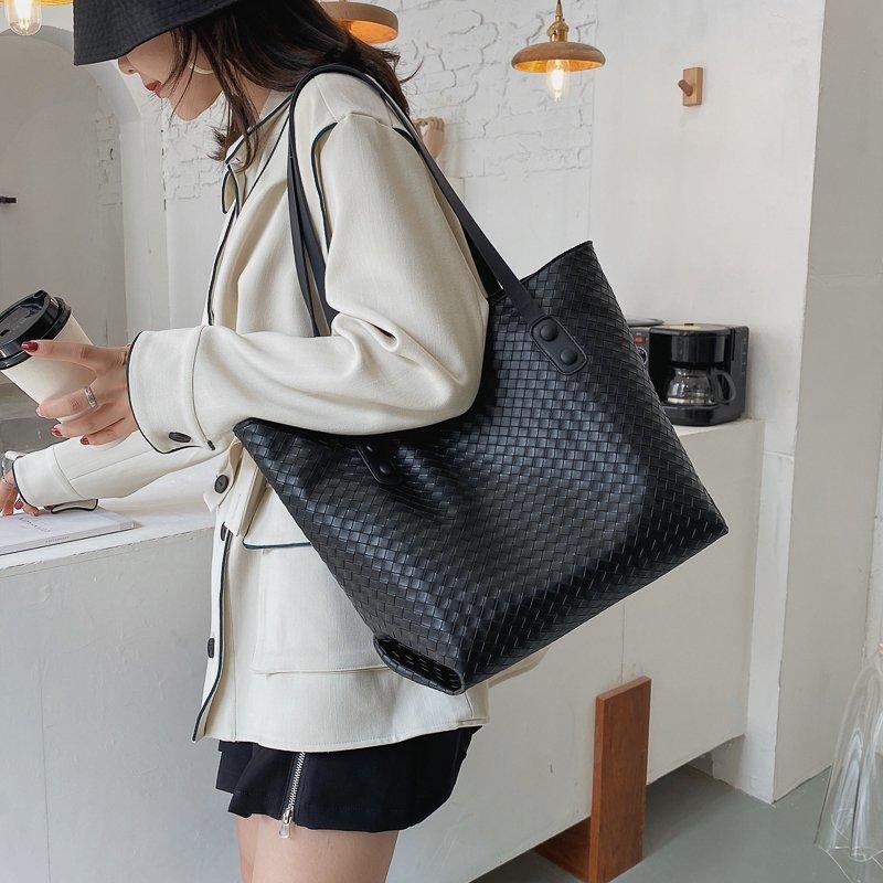 Women's Woven Handbag PU Leather Shoulder Bag Vintage Carry Plaid Tote Casual Shopping Purse Brand Designer Luxury Fashion Black, Vip-green 
Women's Woven Handbag PU Leather Shoulder Bag Vintage Carry Plaid Tote Casual Shopping Purse Brand Designer Luxury Fashion Black, Vip-green
