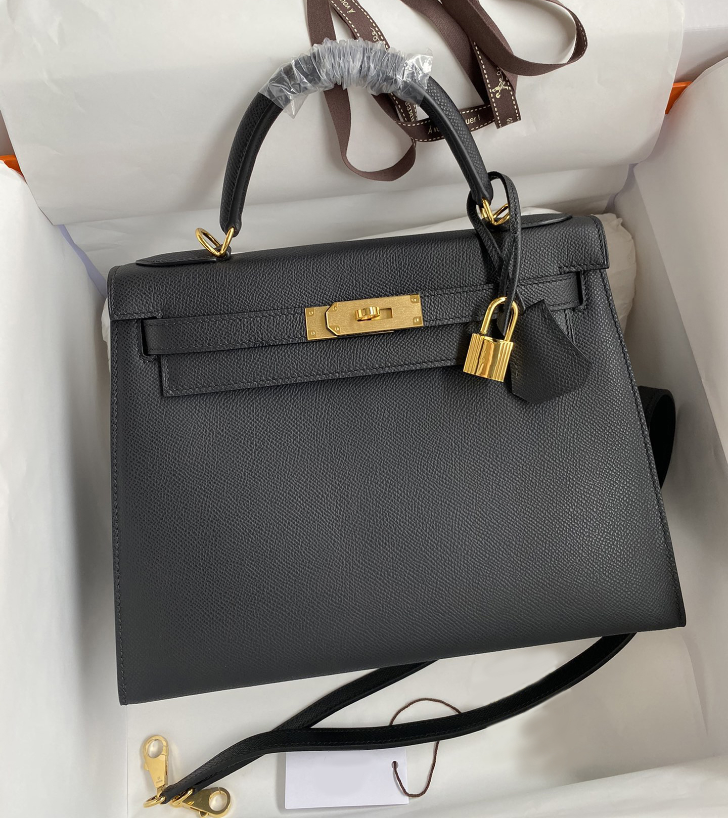 Fashion party dinner ladies tote handbag luxury designer large-capacity metal buckle cross-body one-shoulder clutch bag storage shopping wal
Fashion party dinner ladies tote handbag luxury designer large-capacity metal buckle cross-body one-shoulder clutch bag storage shopping wal