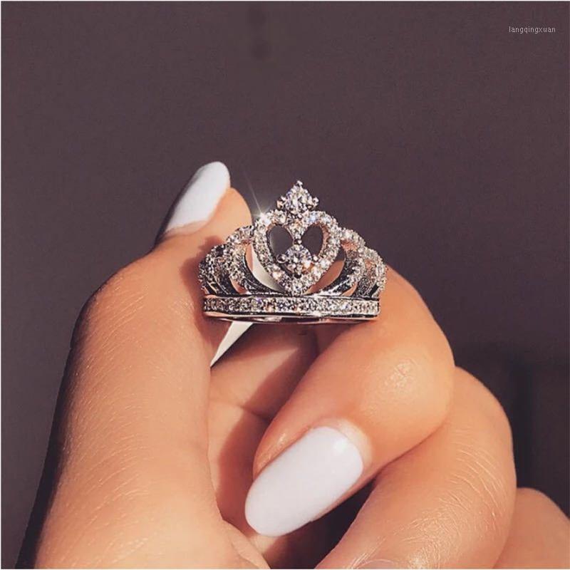 Wedding Rings 2021 Fashion Luxury Crown Ring For Women Heart Engagement Statement Romantic Gift Princess1
Wedding Rings 2021 Fashion Luxury Crown Ring For Women Heart Engagement Statement Romantic Gift Princess1
