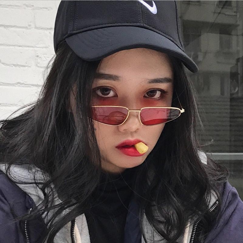 Fashion cat eye sunglasses retro tide sunglasses glasses Korean version of the small triangle
Fashion cat eye sunglasses retro tide sunglasses glasses Korean version of the small triangle