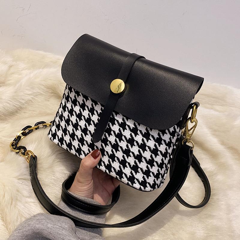 VeryMe PU Leather Flap Crossbody Bag Plaid Handbags Purse For Ladies Vintage Small Square Women Shoulder Bag bolsos pequeños sac, Black
VeryMe PU Leather Flap Crossbody Bag Plaid Handbags Purse For Ladies Vintage Small Square Women Shoulder Bag bolsos pequeños sac, Black
