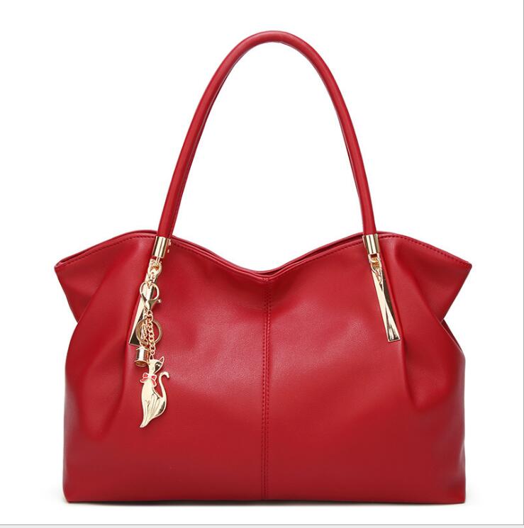 HBP European beauty bag spring and summer fashion shoulder portable lady large capacity black red gold
HBP European beauty bag spring and summer fashion shoulder portable lady large capacity black red gold