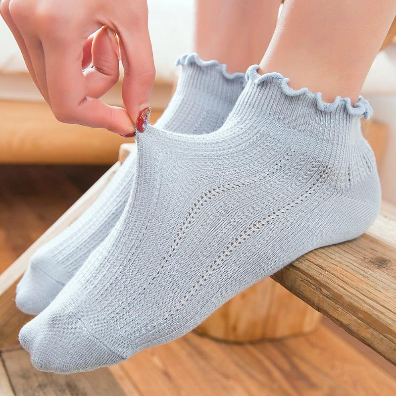 DOIAESKV Bamboo Ruffles Socks Cotton Ankle Lovely Frilly Edge Girls' Women Socks Sweet Casual Short Tube Lady Vintage Ship, Black
DOIAESKV Bamboo Ruffles Socks Cotton Ankle Lovely Frilly Edge Girls' Women Socks Sweet Casual Short Tube Lady Vintage Ship, Black