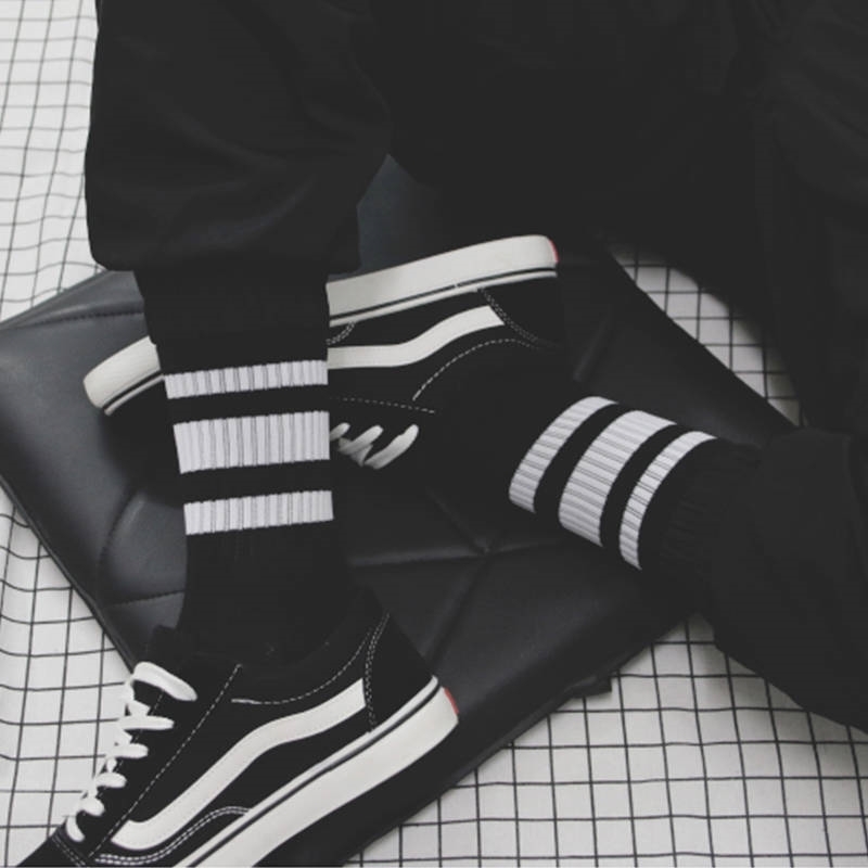 Socks men's Korean stockings original night style three bar stripe middle tube socks ins sports fashion brand basketball stockings man, Black
Socks men's Korean stockings original night style three bar stripe middle tube socks ins sports fashion brand basketball stockings man, Black