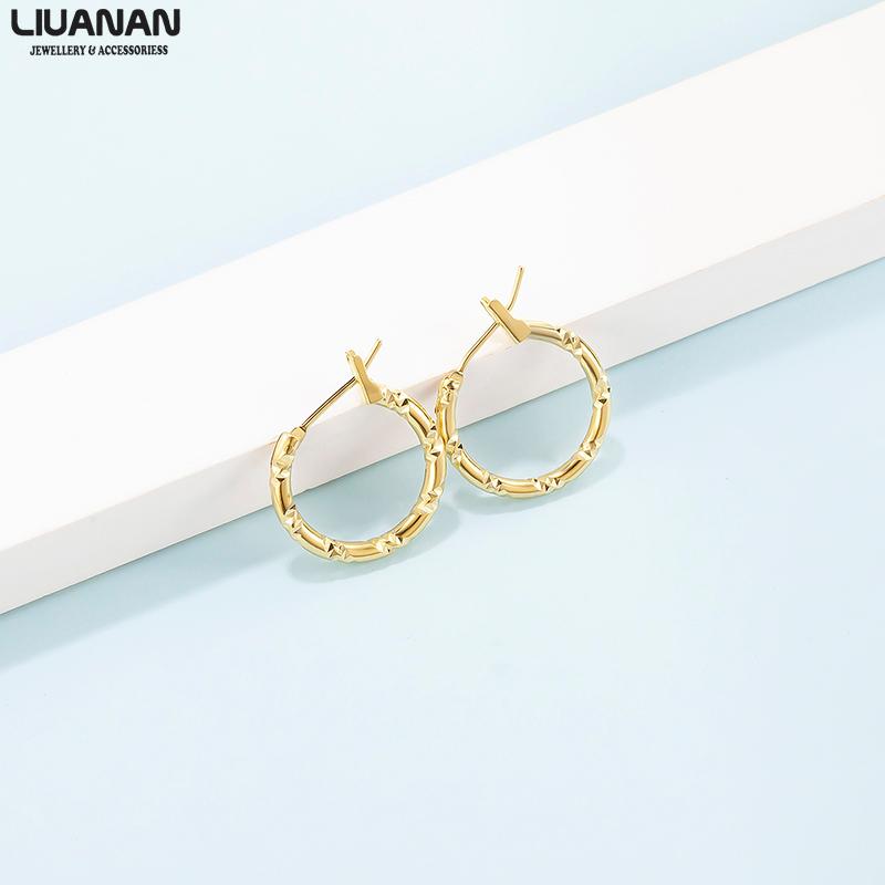 Geometric Circle Big Women Hoop Earrings Gold Hoop Earrings for Women Copper Gold Plated Gift For Girl 30mm diameter 
Geometric Circle Big Women Hoop Earrings Gold Hoop Earrings for Women Copper Gold Plated Gift For Girl 30mm diameter