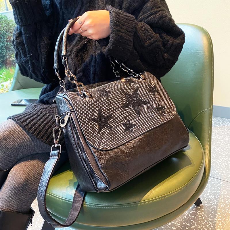 Fashion Autumn Winter Diamond-studded Cross-body Female Handbag Temperament Multi-purpose New Shoulder Commuter Bag Bolso Mujer, Black
Fashion Autumn Winter Diamond-studded Cross-body Female Handbag Temperament Multi-purpose New Shoulder Commuter Bag Bolso Mujer, Black