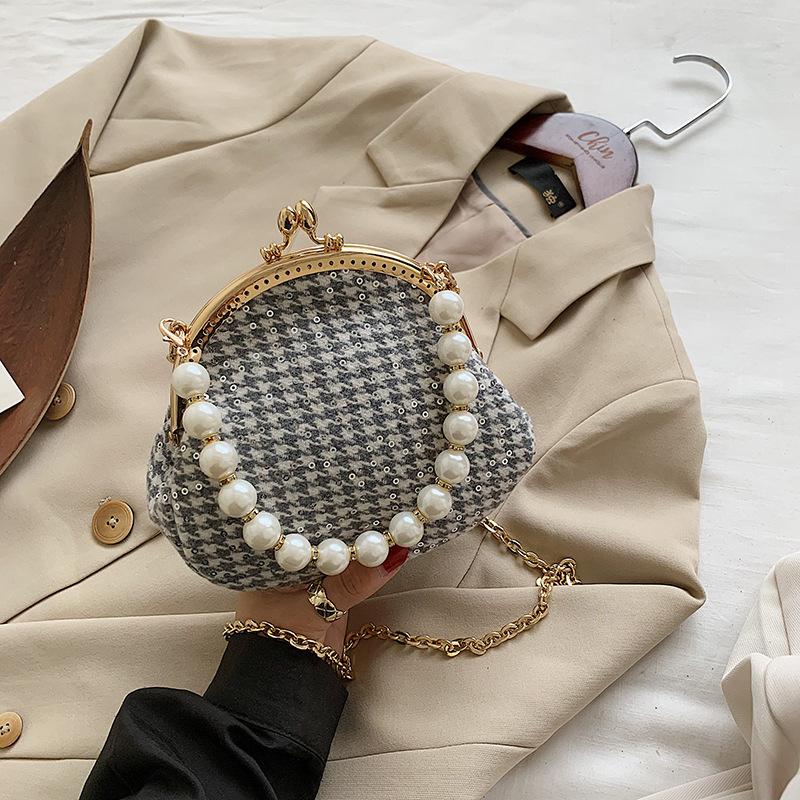 Mini Vintage Tweed Bags With Pearls Women Small Lipstick Key Purses Retro Sequined Shell Shape Bag Female Houndstooth Handbags, Black
Mini Vintage Tweed Bags With Pearls Women Small Lipstick Key Purses Retro Sequined Shell Shape Bag Female Houndstooth Handbags, Black