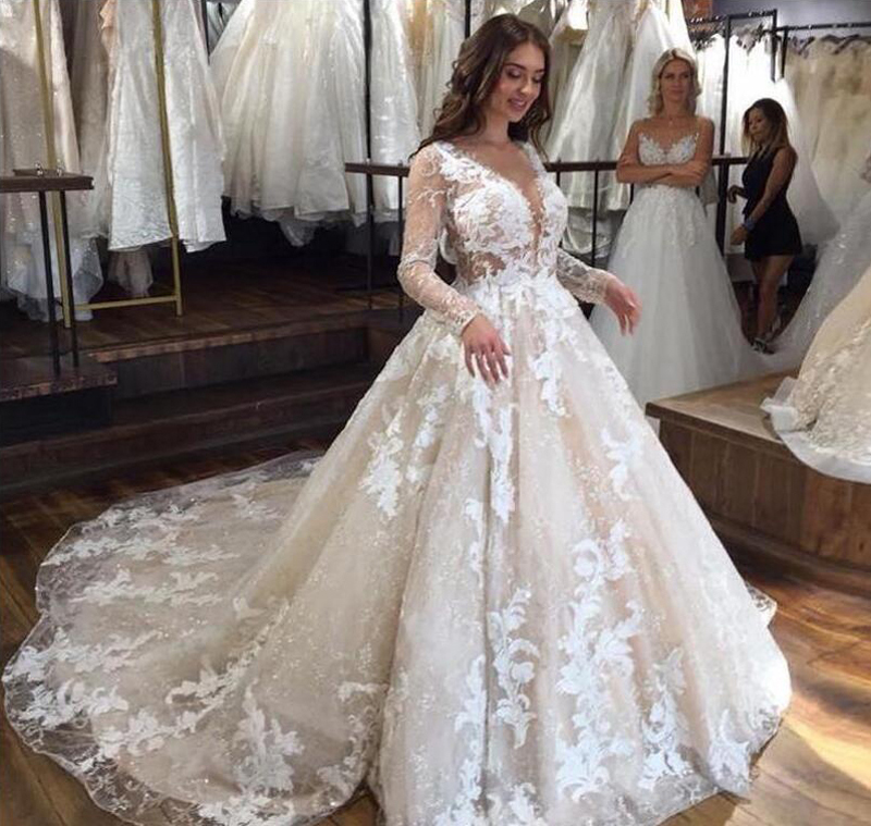 Custom Made Long Sleeves A Line Lace Wedding Dresses 2021 with Appliques V Neck Court Train Bridal Gowns vestidos de novia, White
Custom Made Long Sleeves A Line Lace Wedding Dresses 2021 with Appliques V Neck Court Train Bridal Gowns vestidos de novia, White