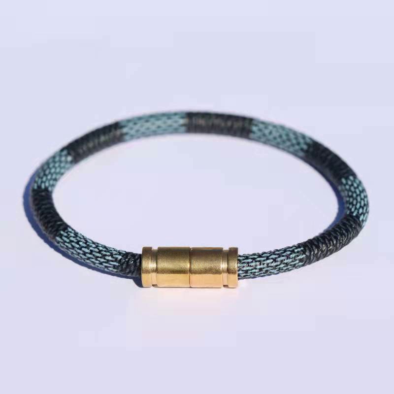 mens L Bracelet charm bangles designer Chain Leather Magnetic Buckle Free Size Unisex High Quality luxury jewelry woman Bracelets man Bangle wholesale
mens L Bracelet charm bangles designer Chain Leather Magnetic Buckle Free Size Unisex High Quality luxury jewelry woman Bracelets man Bangle wholesale