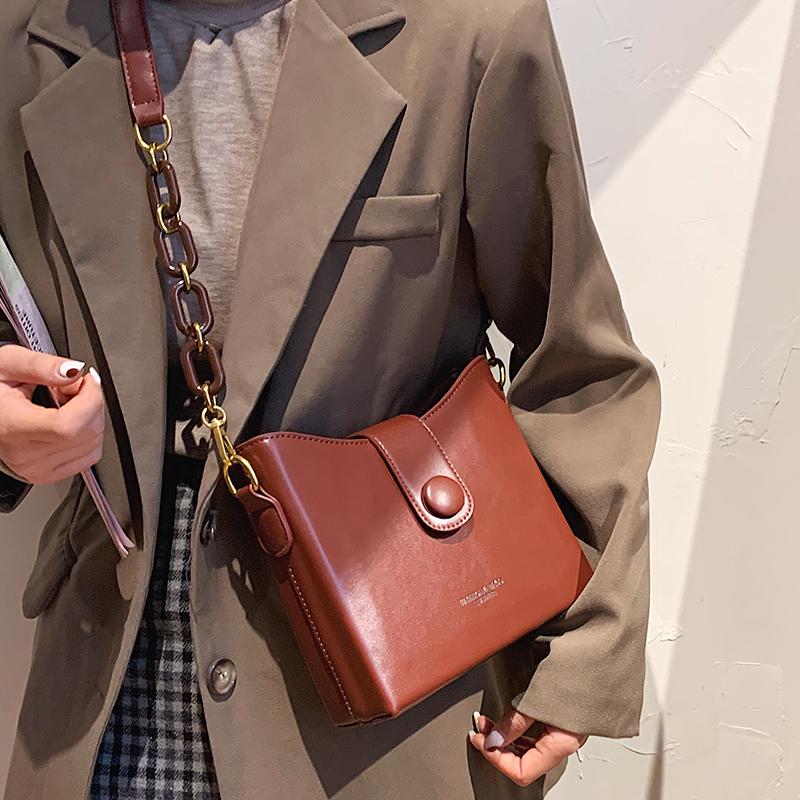 Brand Designer Solid Color Bucket Crossbody Bags for Women 2021 High Quality Shoulder Bags PU Leather Handbags for Ladies 6945, Black
Brand Designer Solid Color Bucket Crossbody Bags for Women 2021 High Quality Shoulder Bags PU Leather Handbags for Ladies 6945, Black