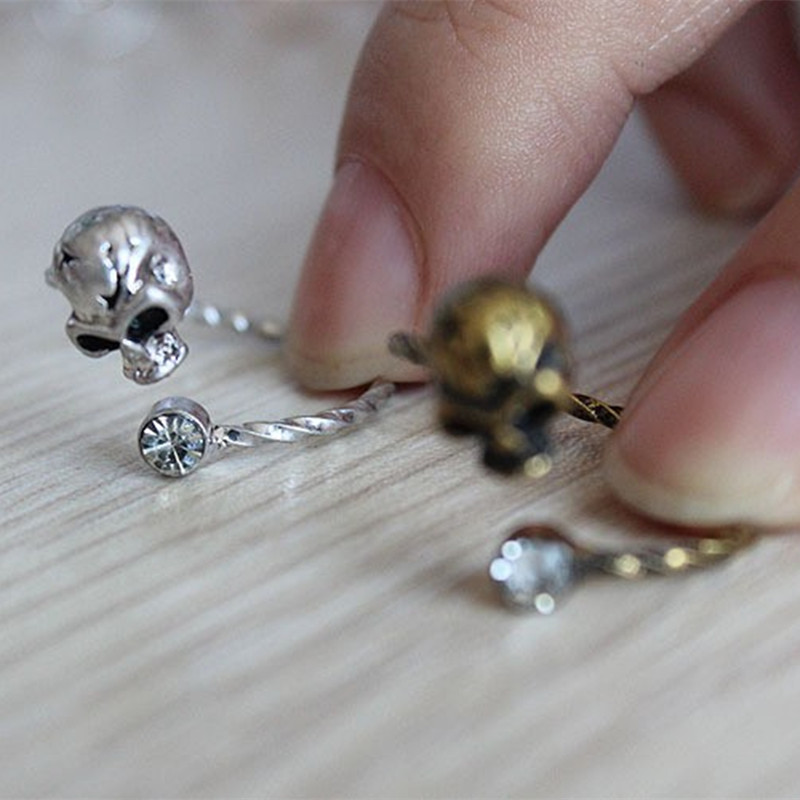 Fashion A Rhinestones Skull Ring Punk Style Ghost head Skeleton rings Suitable for Men And Women wholesale Antique Gold Silver Plated
Fashion A Rhinestones Skull Ring Punk Style Ghost head Skeleton rings Suitable for Men And Women wholesale Antique Gold Silver Plated