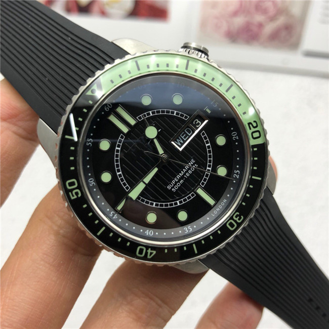 2021 men's super diving watch size 43 mm with Swiss SW220 automatic mechanical movement anti-dazzling sapphire glass luminous function, As shown
2021 men's super diving watch size 43 mm with Swiss SW220 automatic mechanical movement anti-dazzling sapphire glass luminous function, As shown