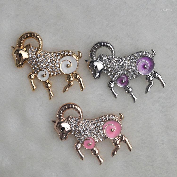 2020 New Fashion sheep Brooches for women Suit Rhinestone Brooch three Colors Classic sheep Broche shijab pins X16491
2020 New Fashion sheep Brooches for women Suit Rhinestone Brooch three Colors Classic sheep Broche shijab pins X16491