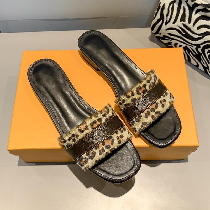 Women Designers Leopard Print Slides Slippers Paris classic Vintage Leather Flat Heel Scuffs designer Slipper Woman Fashion Plush Fur Sandal, Black
Women Designers Leopard Print Slides Slippers Paris classic Vintage Leather Flat Heel Scuffs designer Slipper Woman Fashion Plush Fur Sandal, Black