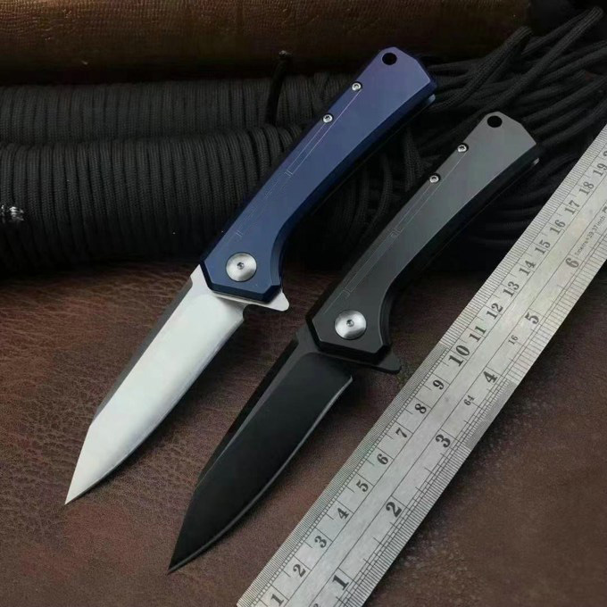 1Pcs New 0808 Ball Bearing Fast Open Flipper Folding Blade Knife D2 Satin/Black Blade Stainless Steel Handle With Retail Box
1Pcs New 0808 Ball Bearing Fast Open Flipper Folding Blade Knife D2 Satin/Black Blade Stainless Steel Handle With Retail Box