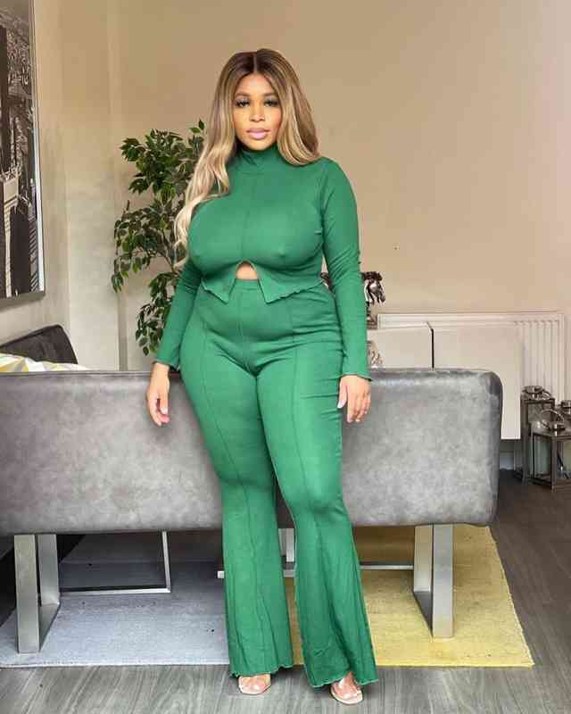 Fashion Large Solid Color Top High Neck Split Flared Pants Casual Pants Long Sleeve Women 2 Piece Set, Gray
Fashion Large Solid Color Top High Neck Split Flared Pants Casual Pants Long Sleeve Women 2 Piece Set, Gray