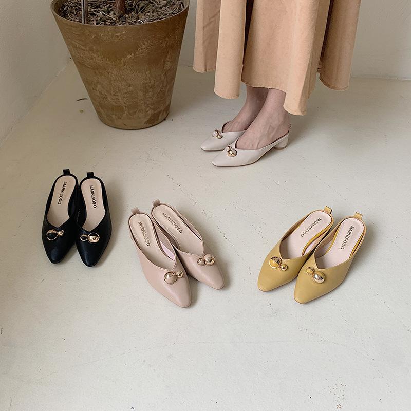 Square heel Rivet Slippers Soft Shoes Woman 2021 Pantofle Med Low Block Comfort New Slides Basic Hoof Heels Rubber Metal
Square heel Rivet Slippers Soft Shoes Woman 2021 Pantofle Med Low Block Comfort New Slides Basic Hoof Heels Rubber Metal