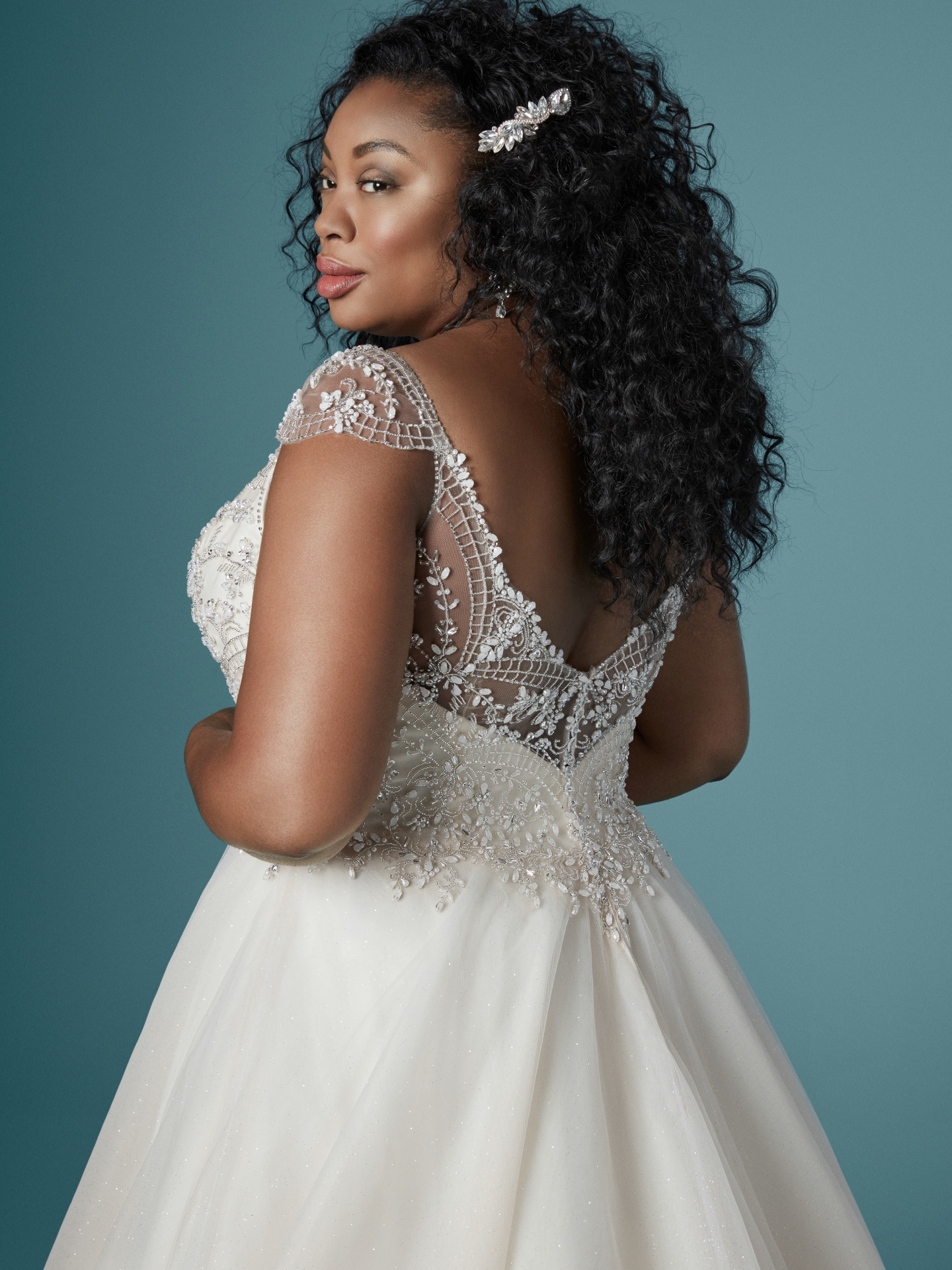 Beaded Plus Size Backless Wedding Dresses V Neck A Line Sequined Bridal Gowns Sweep Train Tulle Robe De Marie