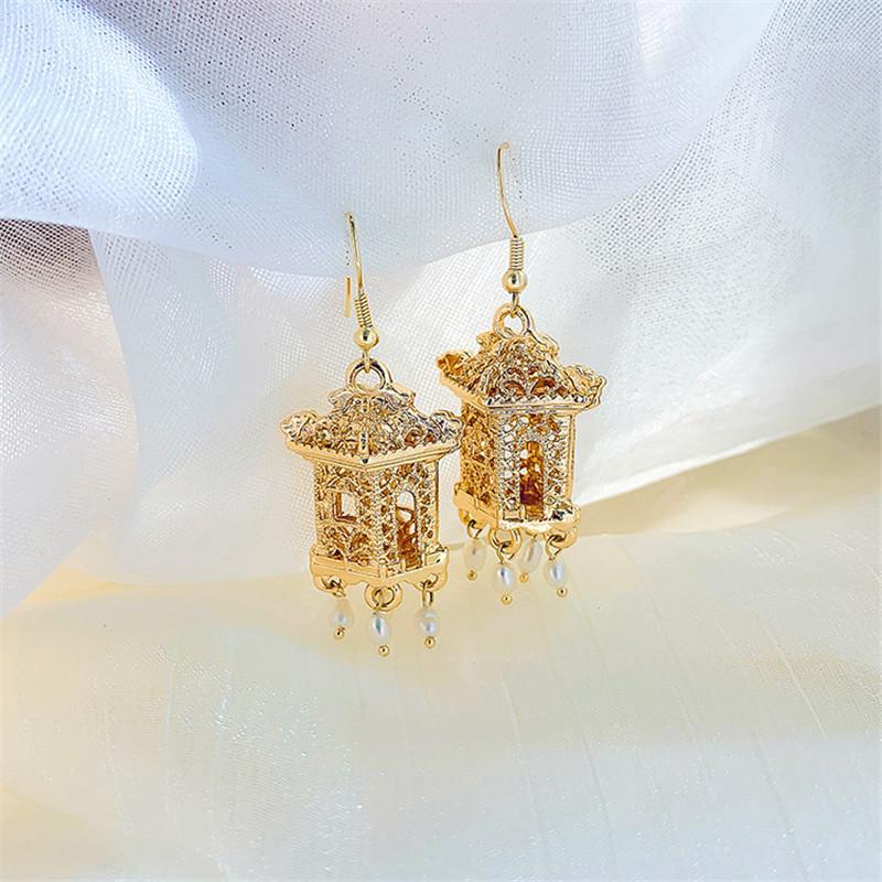 FYUAN Vintage Drop Earrings Exquisite Gold Hollow House Dangle Earring Women Weddings Jewelry Gifts1
FYUAN Vintage Drop Earrings Exquisite Gold Hollow House Dangle Earring Women Weddings Jewelry Gifts1