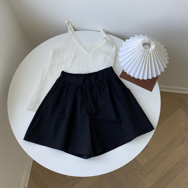 2021 New summer fashion solid high waist color show thin, simple high-waist casual city in leg shape women's shorts ZO6D, Yellow.
2021 New summer fashion solid high waist color show thin, simple high-waist casual city in leg shape women's shorts ZO6D, Yellow.