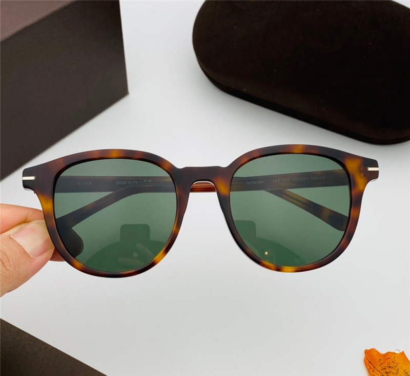 New Fashion men women design Sunglasses 752 Hot selling classic outdoor leisure glasses Top quality UV400 protection Come with box
New Fashion men women design Sunglasses 752 Hot selling classic outdoor leisure glasses Top quality UV400 protection Come with box