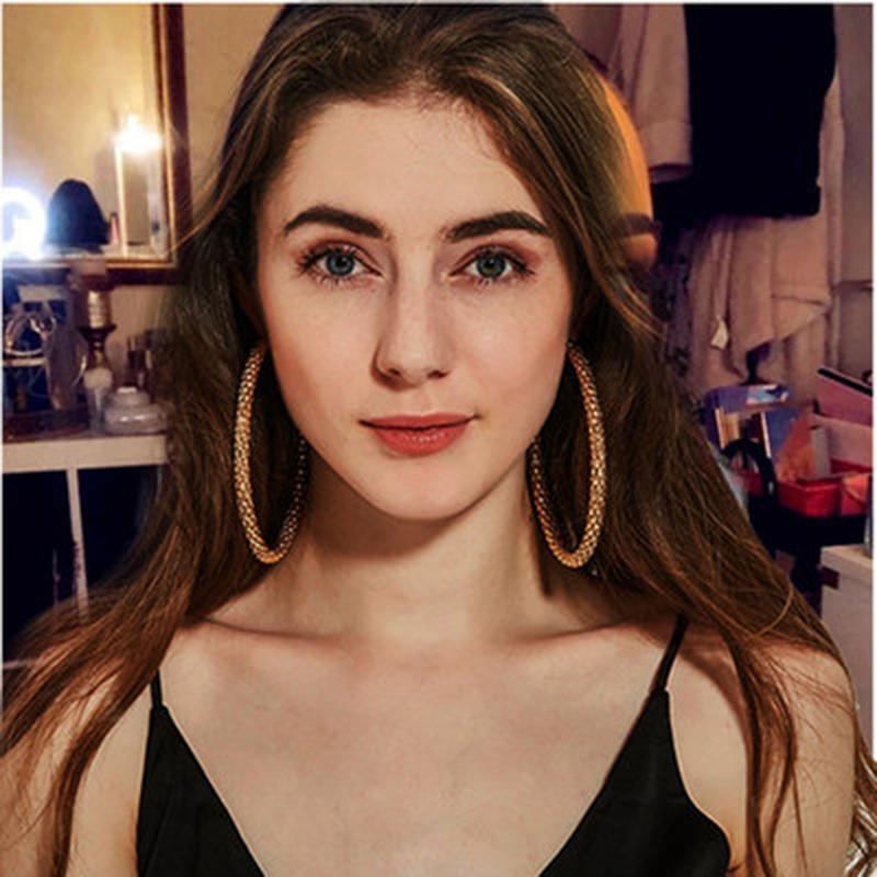 Hoop earrings Women's designer Earrings retro alloy geometric large earrings European and American fashion versatile street shot f9400
Hoop earrings Women's designer Earrings retro alloy geometric large earrings European and American fashion versatile street shot f9400