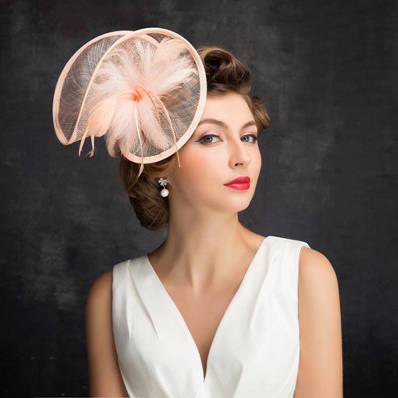Female Feather Top Hat Yarn Monochrome Headdress Photography Prop High Fashion England Style Headwear Chapka
Female Feather Top Hat Yarn Monochrome Headdress Photography Prop High Fashion England Style Headwear Chapka
