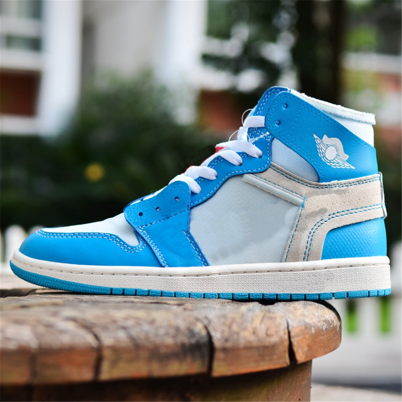 2021 Basketball Shoes 1 Retro High Off University White Blue Chicago 85 Men Sport Outdoor High quality With Original Box size 36-45
2021 Basketball Shoes 1 Retro High Off University White Blue Chicago 85 Men Sport Outdoor High quality With Original Box size 36-45