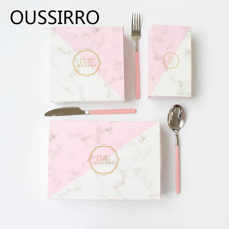 1Pcs Pink Marble Nougat Yolk Crisp Packaging Box Moon Ccake Biscuit Box Portable Candy Cake Gift Boxs Christmas Gift Boxs
1Pcs Pink Marble Nougat Yolk Crisp Packaging Box Moon Ccake Biscuit Box Portable Candy Cake Gift Boxs Christmas Gift Boxs