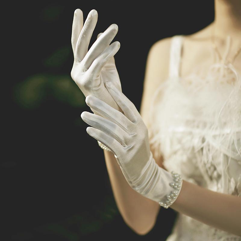 Women's elegant pearl beaded white satin glove female spring summer vintage sunscreen driving glove R848
Women's elegant pearl beaded white satin glove female spring summer vintage sunscreen driving glove R848