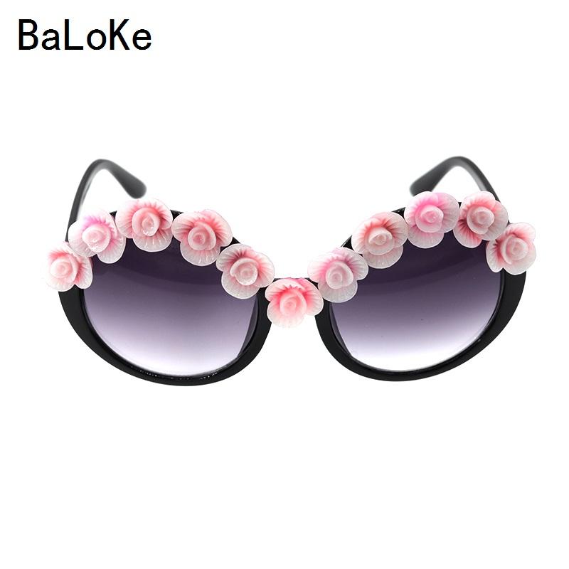 Fashion Brand Designer Sunglasses Women Pink Flowers Baroque Style Charm Decor Cat Eye Sunglasses For Ladies Beach Eyewear
Fashion Brand Designer Sunglasses Women Pink Flowers Baroque Style Charm Decor Cat Eye Sunglasses For Ladies Beach Eyewear