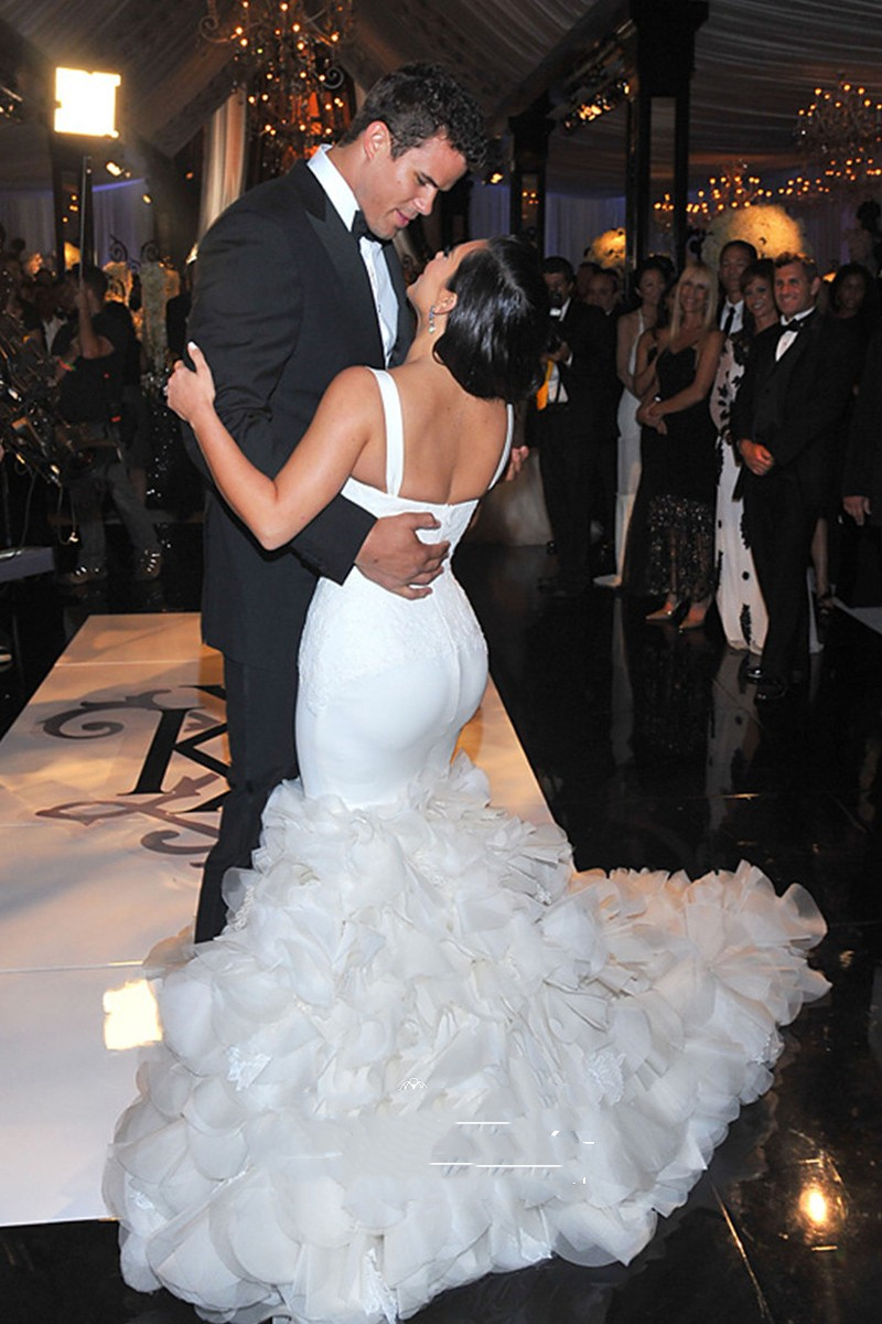 Luxury Kim Kardashian Wedding Dress Ruffled Organza Trumpet Chapel Long Train Bridal Gowns Straps Sleeveless OPen Back Ivory Bride Wedding Dresses