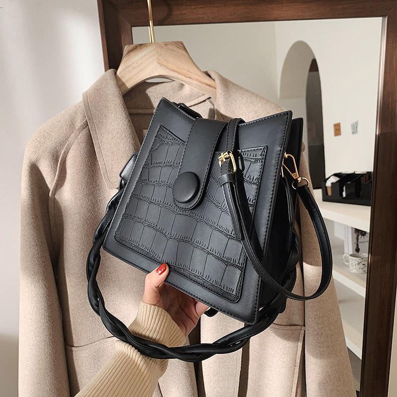 Stone Pattern Large Shoulder Bag 2021 New High Quality Pu Leather Women's Designer Handbag Braided Shoulder Strap Messenger Bag, Black
Stone Pattern Large Shoulder Bag 2021 New High Quality Pu Leather Women's Designer Handbag Braided Shoulder Strap Messenger Bag, Black
