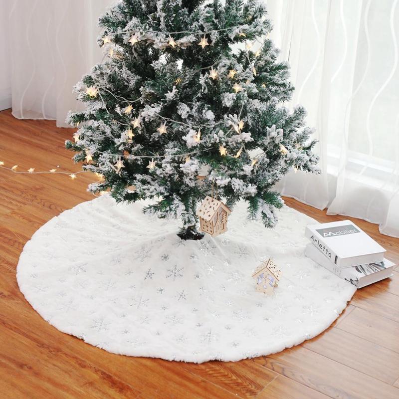 90/122cm Christmas Tree Skirts Round Snowflake Embroidery Xmas Tree Skirt Cover Floor Mat for Living Room Carpet Christmas Decor1
90/122cm Christmas Tree Skirts Round Snowflake Embroidery Xmas Tree Skirt Cover Floor Mat for Living Room Carpet Christmas Decor1