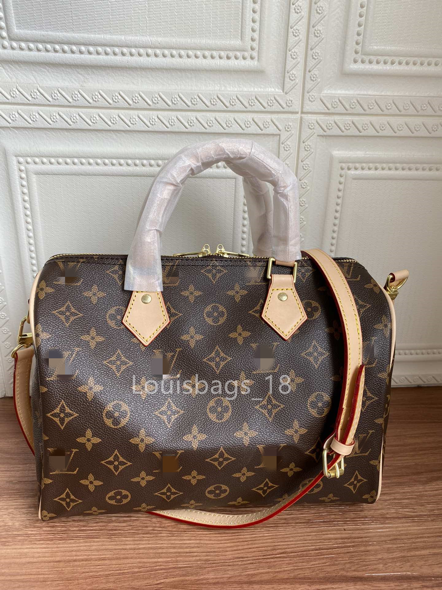 Luxurys Designers Fashion women bag Shoulder Bags Lady Totes handbags Speedy With Key Lock Shoulder Strap Dust Bag
Luxurys Designers Fashion women bag Shoulder Bags Lady Totes handbags Speedy With Key Lock Shoulder Strap Dust Bag